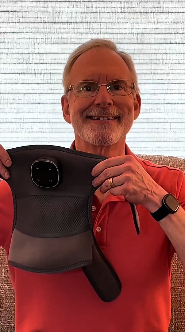 Man holding a Vibeknee